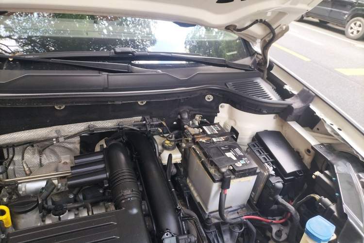 Used Volkswagen Tharu 2019 280TSI Two-Wheel Drive Luxury Version China VI Standard Engine Bay Left