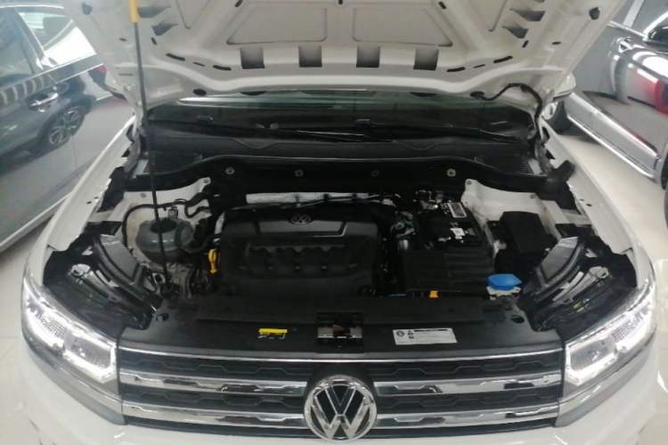 Used Volkswagen Tharu 2019 330TSI Four-Wheel Drive Luxury Edition China VI Standard Engine Bay