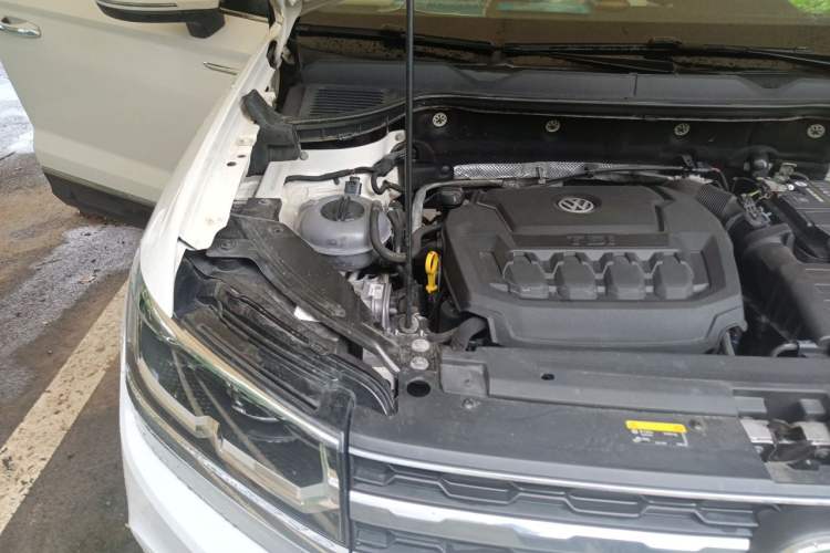 Used Volkswagen Tharu 2019 330TSI Four-Wheel Drive Flagship Model China VI Standard Engine Bay Right