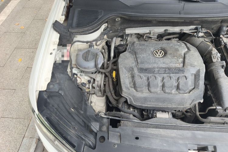 Used Volkswagen Tharu 2019 330TSI Four-Wheel Drive Luxury Edition China VI Standard Engine Bay Right