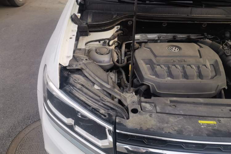 Used Volkswagen Tharu 2019 330TSI Four-Wheel Drive Luxury Edition China VI Standard Engine Bay Right