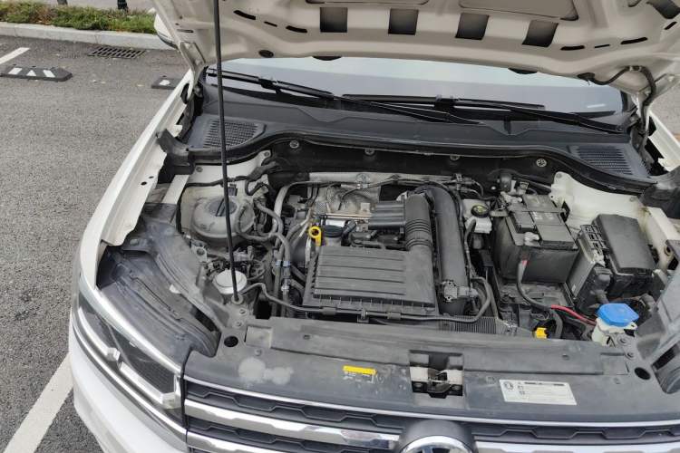 Used Volkswagen Tharu 2019 280TSI Two-Wheel Drive Luxury Version China VI Standard Engine Bay Right