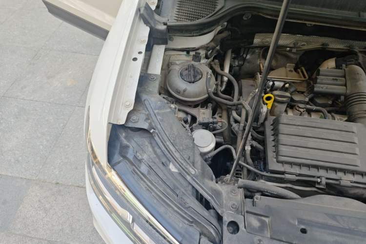 Used Volkswagen Tharu 2019 280TSI Two-Wheel Drive Luxury Edition China V Standard Engine Bay Right