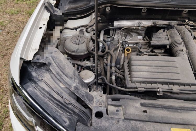 Used Volkswagen Tharu 2019 280TSI Two-Wheel Drive Luxury Version China VI Standard Engine Bay Right