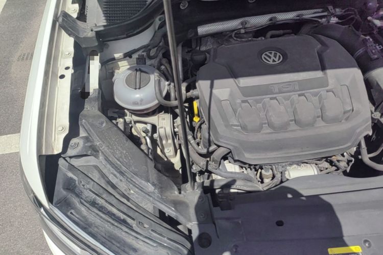 Used Volkswagen Tharu 2019 330TSI Four-Wheel Drive Luxury Edition China VI Standard Engine Bay Right