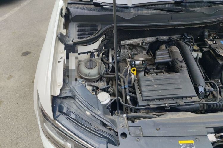 Used Volkswagen Tharu 2019 280TSI Two-Wheel Drive R-Line China VI Standard Engine Bay Right