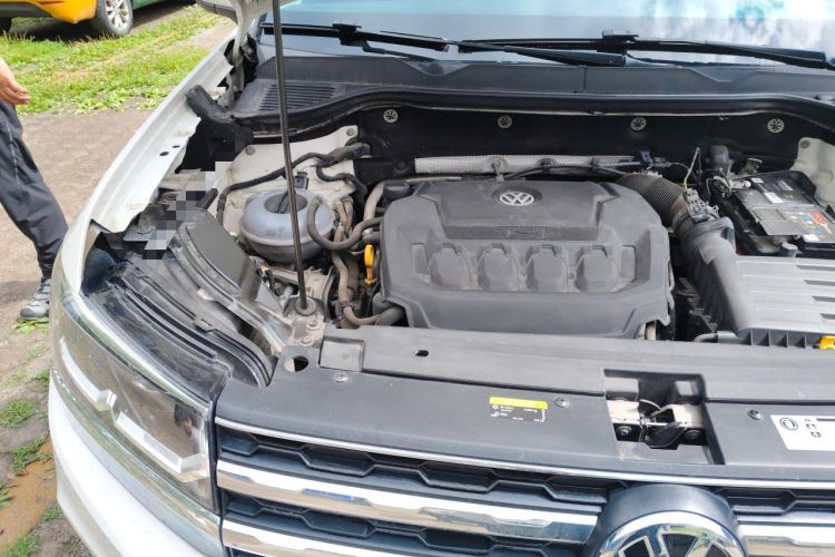 Used Volkswagen Tharu 2019 330TSI Four-Wheel Drive Luxury Edition China VI Standard Engine Bay Right