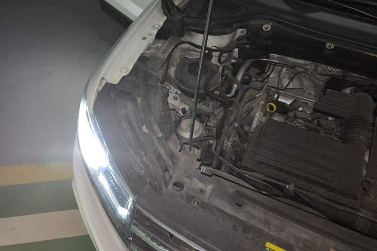 Used Volkswagen Tharu 2019 280TSI Two-Wheel Drive Flagship Version China VI Standard Engine Bay Right