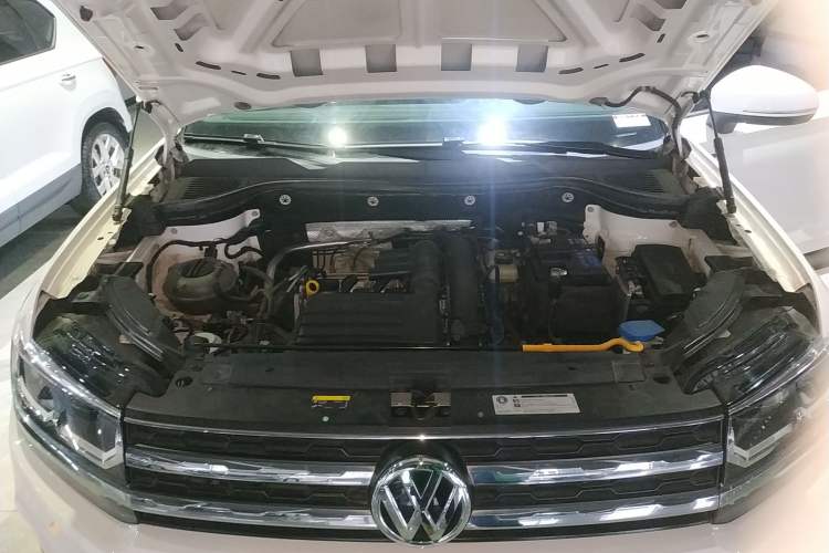 Used Volkswagen Tharu 2019 280TSI Two-Wheel Drive Luxury Version China VI Standard Engine Bay
