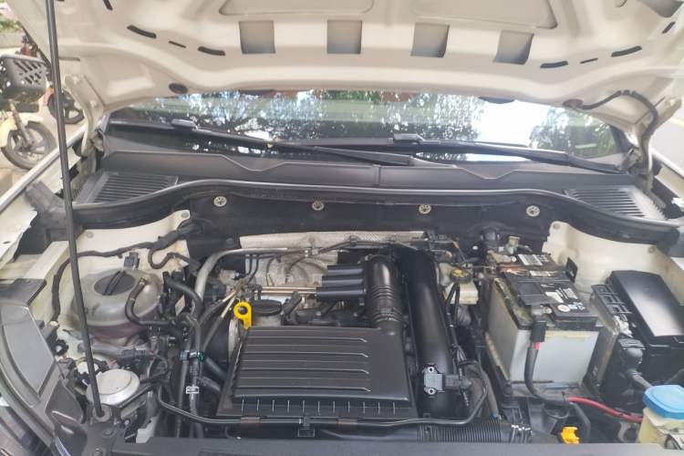 Used Volkswagen Tharu 2019 280TSI Two-Wheel Drive Luxury Version China VI Standard Engine Bay
