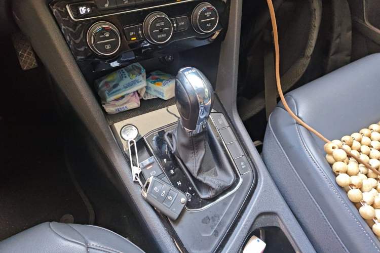 Used Volkswagen Tharu 2019 280TSI Two-Wheel Drive Luxury Version China VI Standard Gear Lever