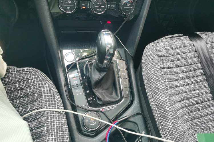 Used Volkswagen Tharu 2019 330TSI Four-Wheel Drive Flagship Model China VI Standard Gear Lever