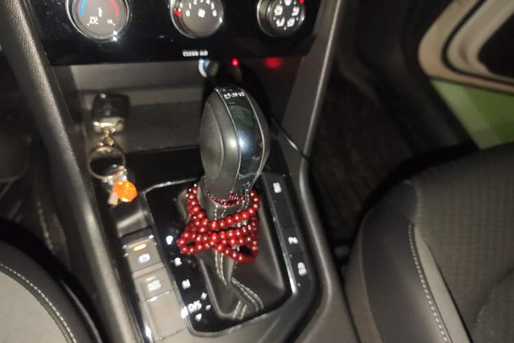 Used Volkswagen Tharu 2019 280TSI Two-Wheel Drive R-Line China V Standard Gear Lever