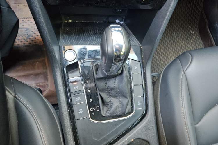 Used Volkswagen Tharu 2019 280TSI Two-Wheel Drive Luxury Edition China V Standard Gear Lever