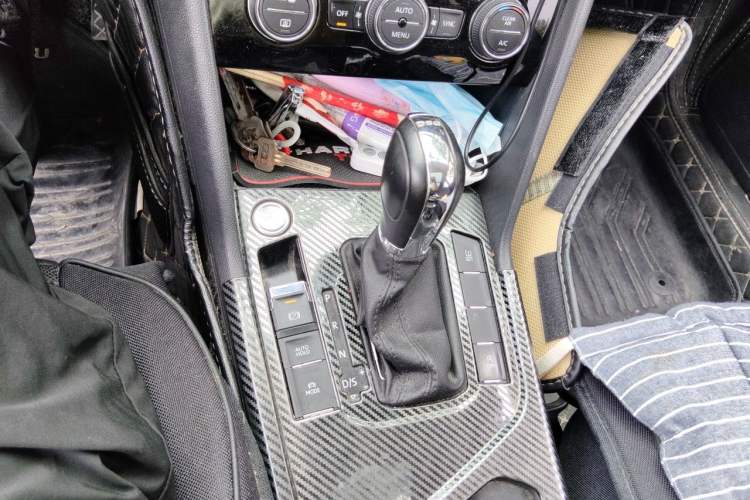 Used Volkswagen Tharu 2019 280TSI Two-Wheel Drive Luxury Version China VI Standard Gear Lever