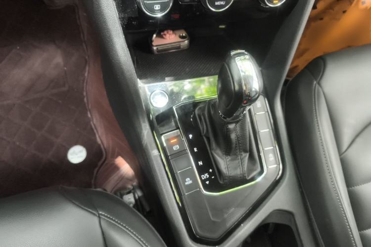 Used Volkswagen Tharu 2019 280TSI Two-Wheel Drive Luxury Edition China V Standard Gear Lever