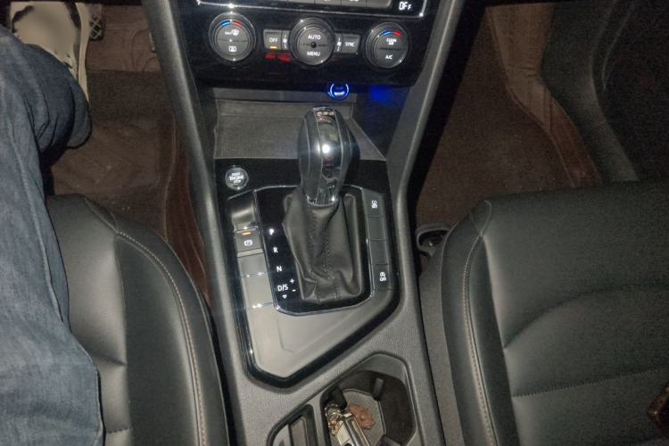 Used Volkswagen Tharu 2019 280TSI Two-Wheel Drive Comfort Edition China V Standard Gear Lever