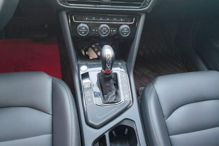 Used Volkswagen Tharu 2019 330TSI Four-Wheel Drive Luxury Edition China VI Standard Gear Lever