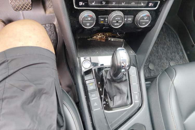 Used Volkswagen Tharu 2019 330TSI Four-Wheel Drive Luxury Edition China VI Standard Gear Lever