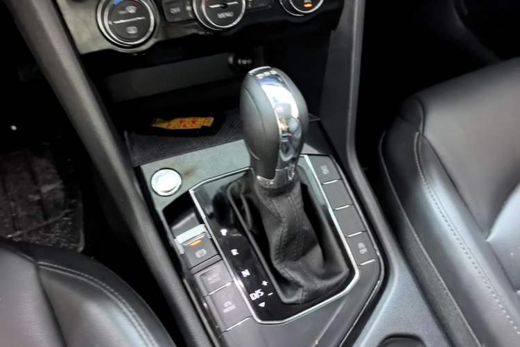 Used Volkswagen Tharu 2019 280TSI Two-Wheel Drive Luxury Version China VI Standard Gear Lever
