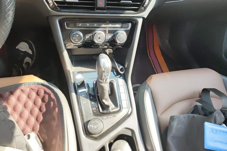 Used Volkswagen Tharu 2019 330TSI Four-Wheel Drive Luxury Edition China VI Standard Gear Lever