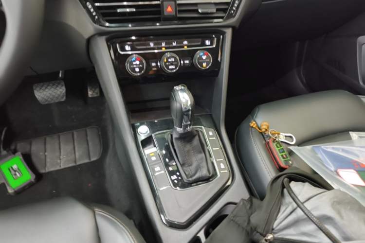 Used Volkswagen Tharu 2019 280TSI Two-Wheel Drive Comfort Edition China VI Standard Gear Lever