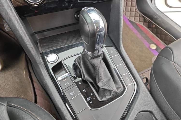 Used Volkswagen Tharu 2019 280TSI Two-Wheel Drive Comfort Edition China VI Standard Gear Lever