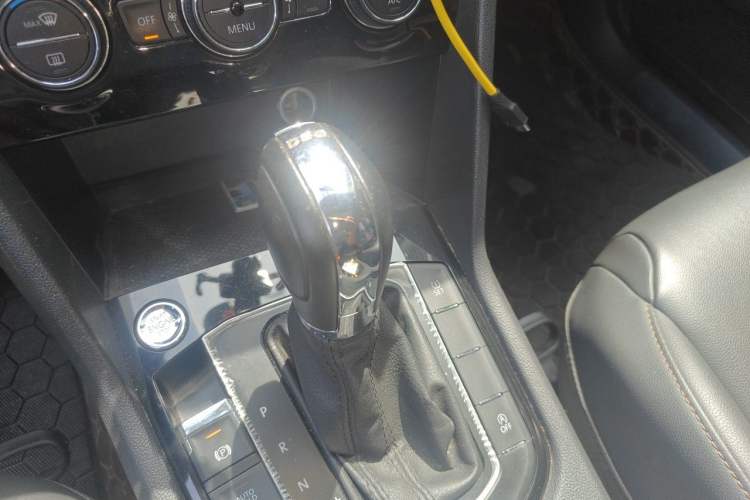Used Volkswagen Tharu 2019 280TSI Two-Wheel Drive Luxury Version China VI Standard Gear Lever