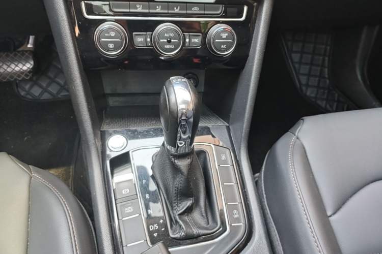 Used Volkswagen Tharu 2019 280TSI Two-Wheel Drive Comfort Edition China VI Standard Gear Lever