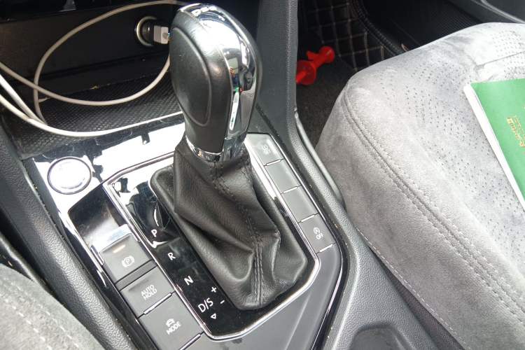 Used Volkswagen Tharu 2019 280TSI Two-Wheel Drive Luxury Version China VI Standard Gear Lever