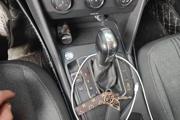 Used Volkswagen Tharu 2019 280TSI Two-Wheel Drive Trend Edition China VI Standard Gear Lever