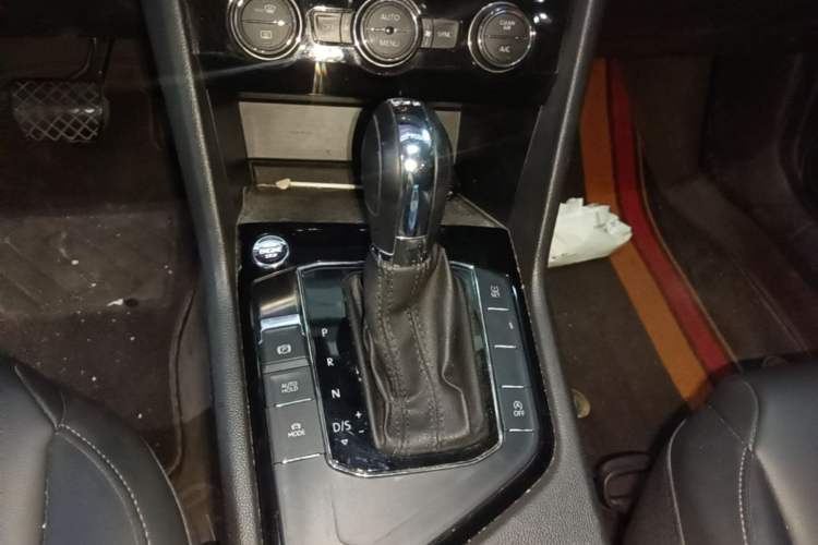 Used Volkswagen Tharu 2019 280TSI Two-Wheel Drive Luxury Version China VI Standard Gear Lever