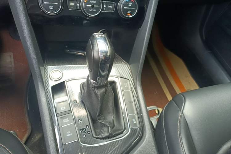 Used Volkswagen Tharu 2019 280TSI Two-Wheel Drive Luxury Version China VI Standard Gear Lever