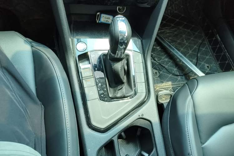 Used Volkswagen Tharu 2019 280TSI Two-Wheel Drive Luxury Version China VI Standard Gear Lever