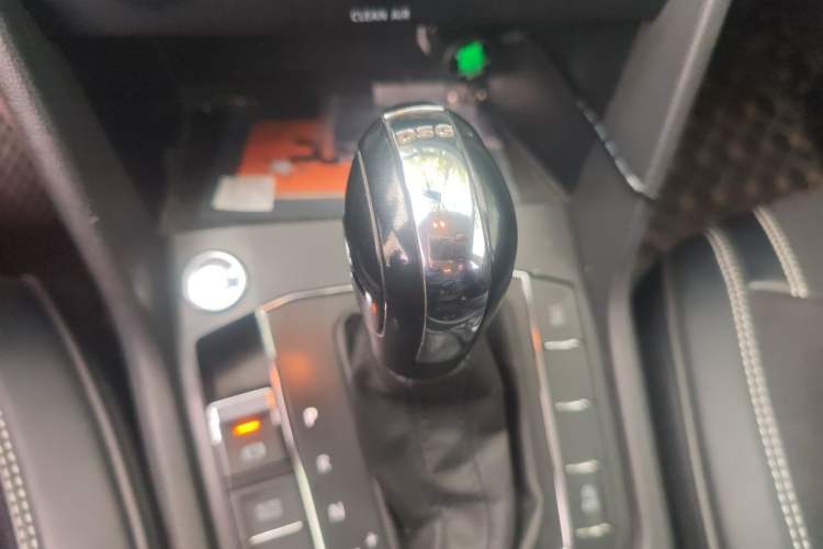 Used Volkswagen Tharu 2019 280TSI Two-Wheel Drive Trend Edition China VI Standard Gear Lever
