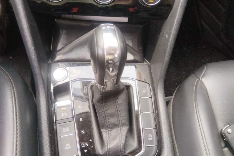Used Volkswagen Tharu 2019 280TSI Two-Wheel Drive Luxury Edition China V Standard Gear Lever