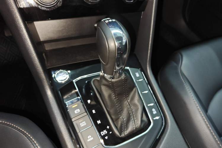 Used Volkswagen Tharu 2019 330TSI Four-Wheel Drive Luxury Edition China VI Standard Gear Lever