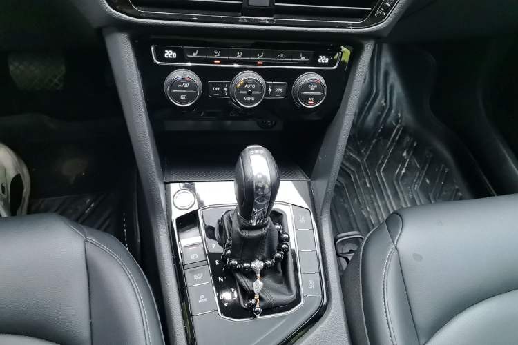 Used Volkswagen Tharu 2019 280TSI Two-Wheel Drive Luxury Version China VI Standard Gear Lever