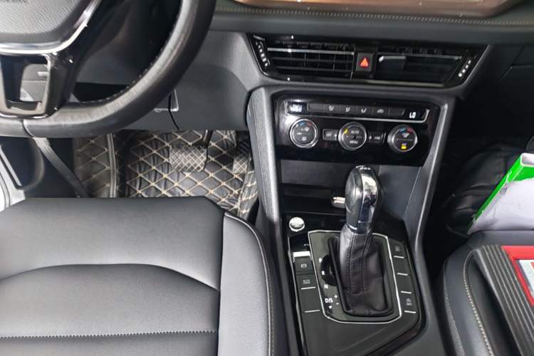 Used Volkswagen Tharu 2019 280TSI Two-Wheel Drive Comfort Edition China VI Standard Gear Lever