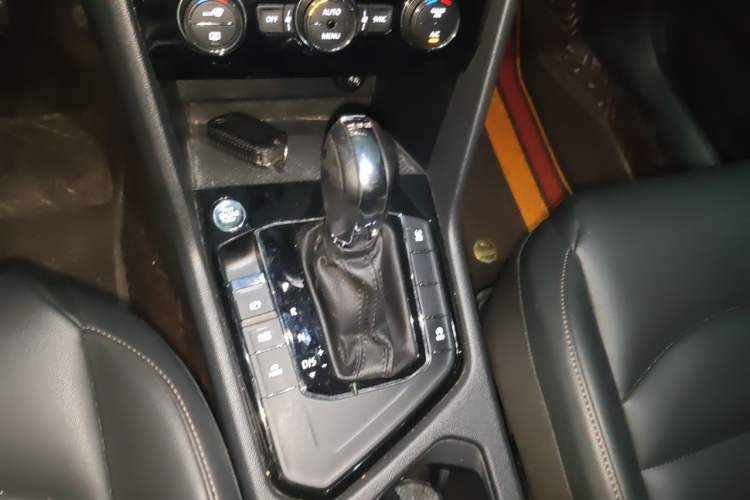 Used Volkswagen Tharu 2019 280TSI Two-Wheel Drive Luxury Edition China V Standard Gear Lever