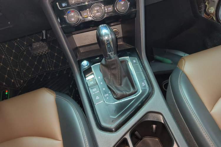 Used Volkswagen Tharu 2019 280TSI Two-Wheel Drive Luxury Version China VI Standard Gear Lever