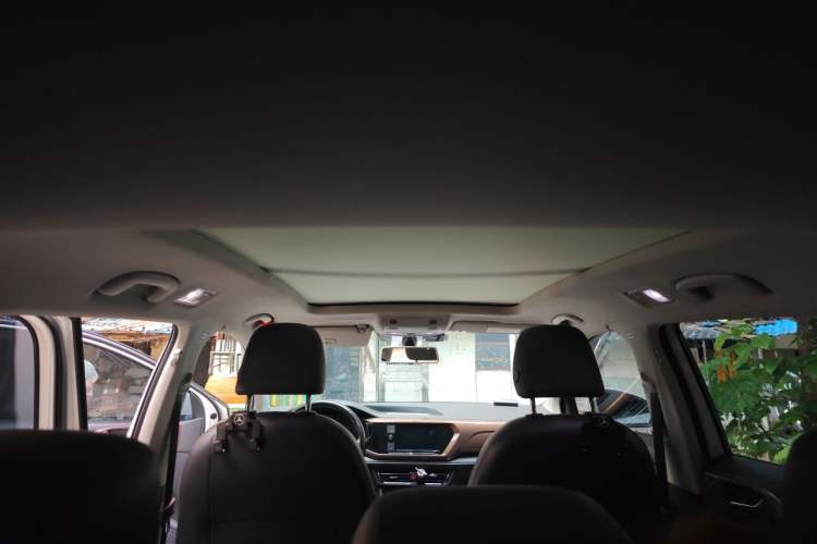 Used Volkswagen Tharu 2019 280TSI Two-Wheel Drive Luxury Version China VI Standard Headliner