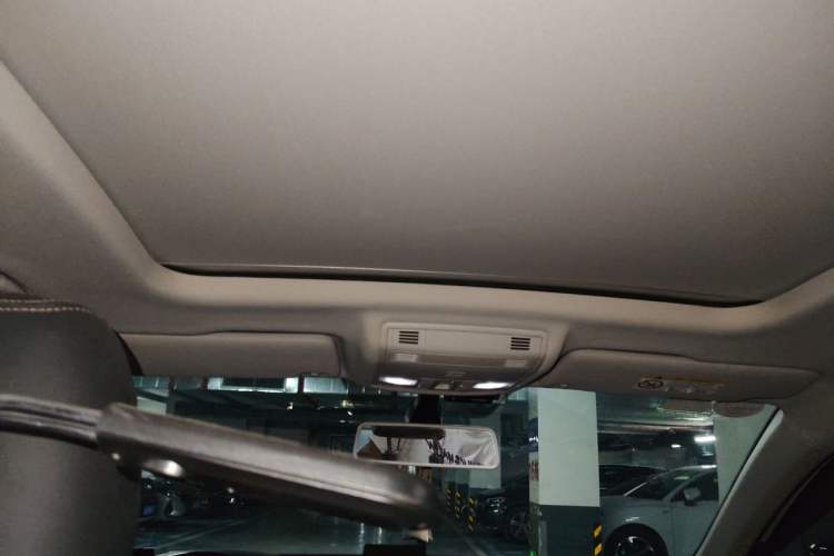 Used Volkswagen Tharu 2019 280TSI Two-Wheel Drive Luxury Version China VI Standard Headliner