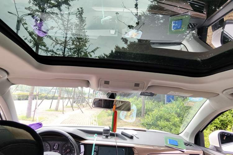 Used Volkswagen Tharu 2019 280TSI Two-Wheel Drive Luxury Version China VI Standard Headliner