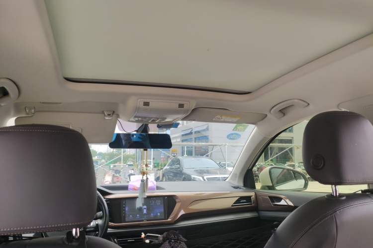 Used Volkswagen Tharu 2019 280TSI Two-Wheel Drive Comfort Edition China VI Standard Headliner