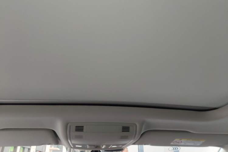 Used Volkswagen Tharu 2019 280TSI Two-Wheel Drive Luxury Version China VI Standard Headliner