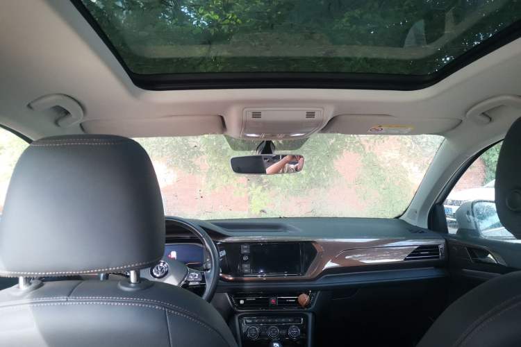 Used Volkswagen Tharu 2019 330TSI Four-Wheel Drive Flagship Model China VI Standard Headliner