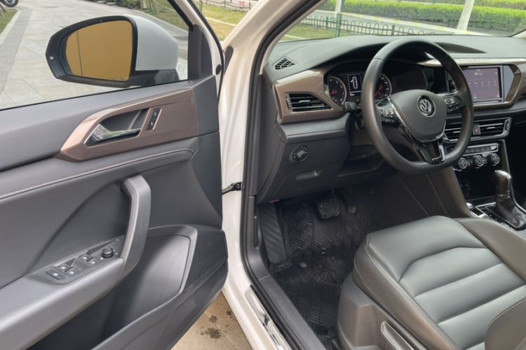 Used Volkswagen Tharu 2019 330TSI Four-Wheel Drive Luxury Edition China VI Standard Interior 1