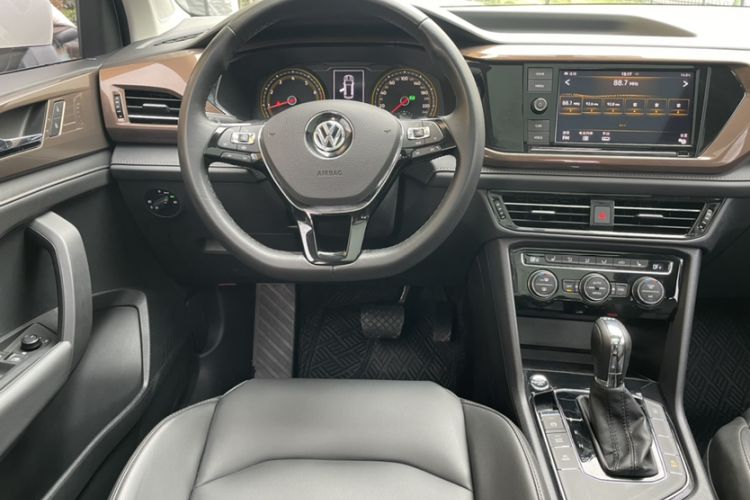 Used Volkswagen Tharu 2019 330TSI Four-Wheel Drive Luxury Edition China VI Standard Interior 11