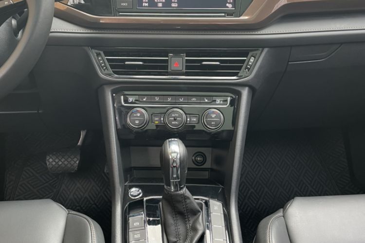 Used Volkswagen Tharu 2019 330TSI Four-Wheel Drive Luxury Edition China VI Standard Interior 6